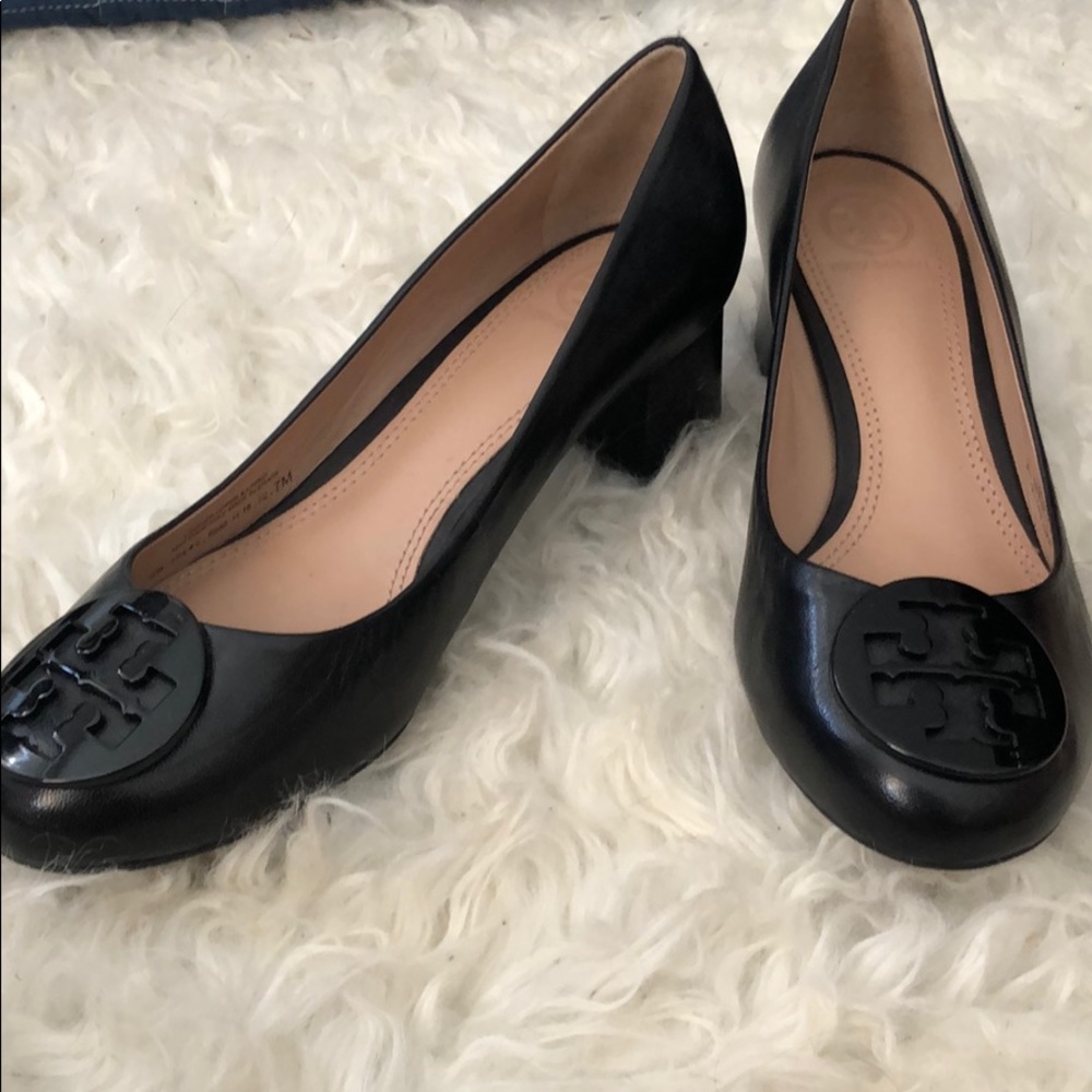 Tory Burch Chelsea Pump